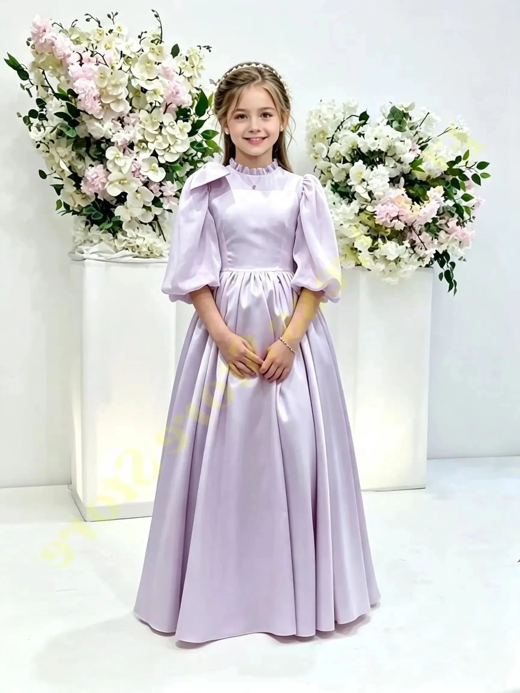 Maßgeschneiderte Großhandels-Blumenmädchenkleider in Rosa für Hochzeiten, bauschige Satin-Halbarmkleider für Kindergeburtstagsfeiern und Auftritte. – Detail 2