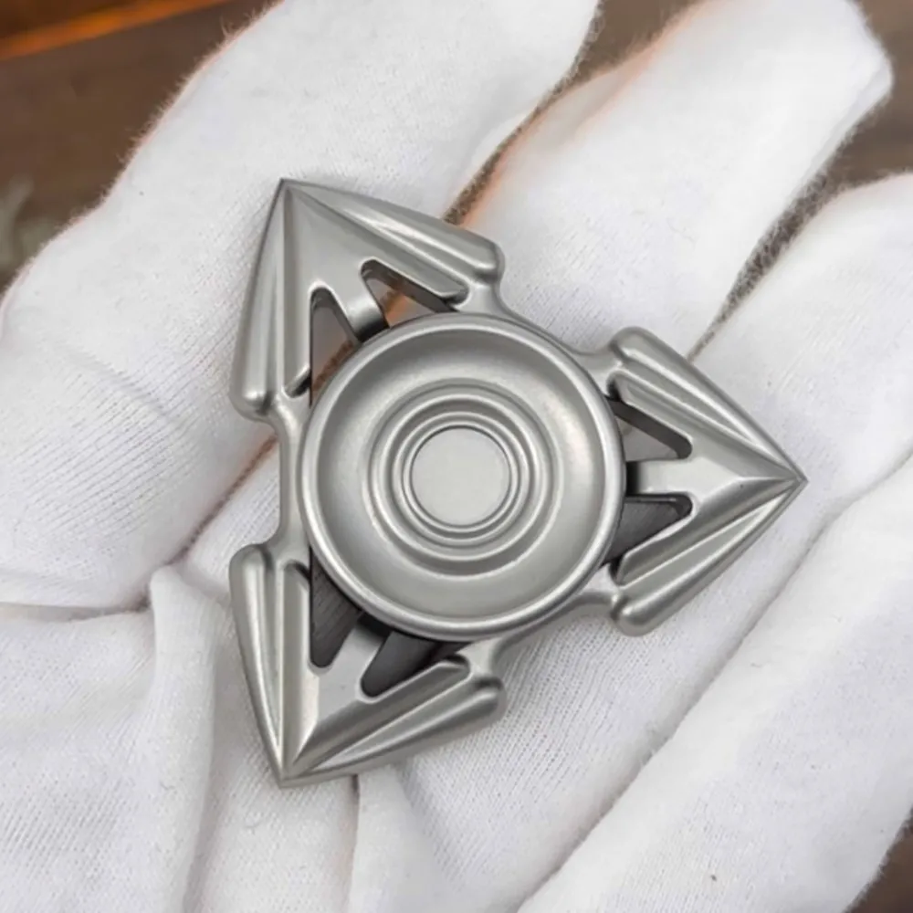 Q EDC Trident Dreiblatt-Fidget-Spinner, Handhabung, Gefühl, Metall-Fidget-Spielzeug für Erwachsene, Neuheitsspielzeug, Büro-Schreibtisch-Zubehör