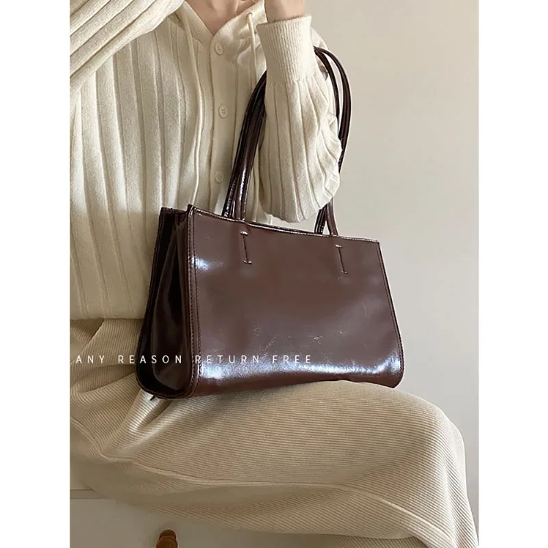 Korean Solid Patent Leather Bright Surface Tote Bag Fashion Large Capacity Commuter Shoulder Bag 2024 Women New Casual Handbag