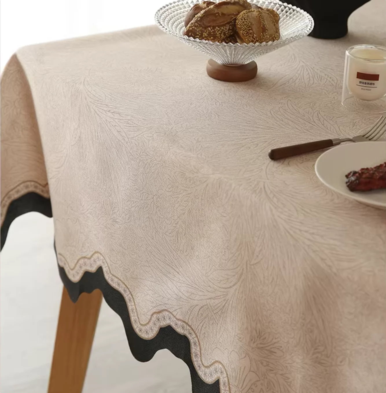 French cream style floral border ironing tablecloth, light luxury high-end rectangular dining table cloth, tea table mat cover
