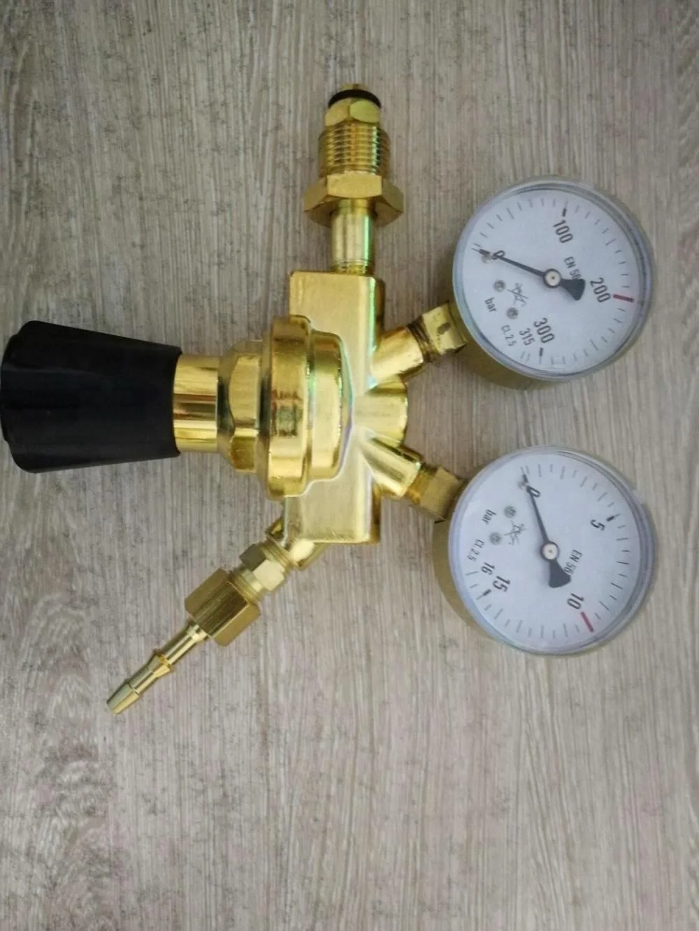 316L cylinder pressure regulator for oxygen NO2 SO2 gas