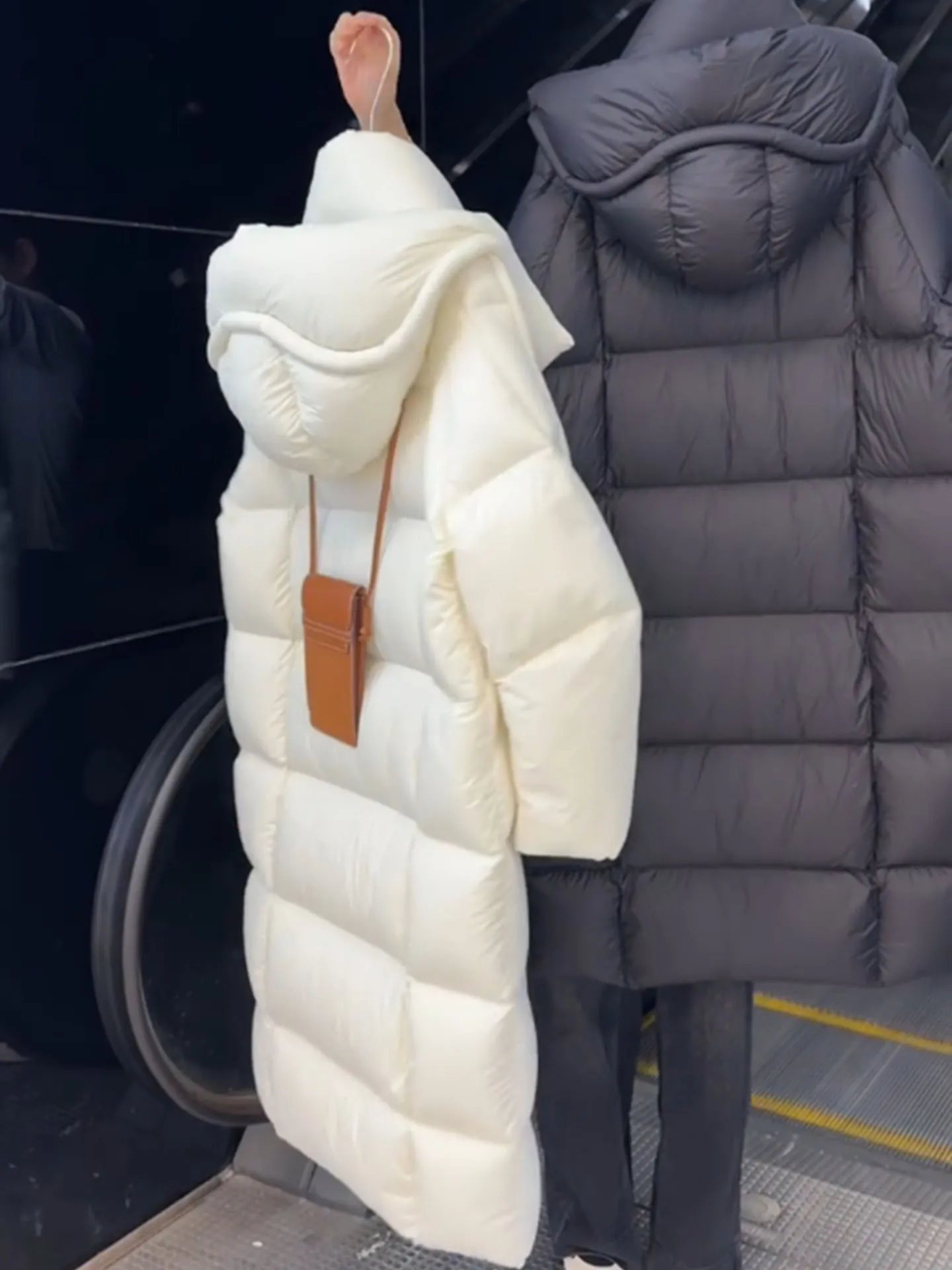 เสื้อคลุมขนเป็ดแบบมีฮู้ดสำหรับผู้หญิง แฟชั่นเกาหลี ทรงหลวม สไตล์เกาหลี ผ้าโพลีเอสเตอร์