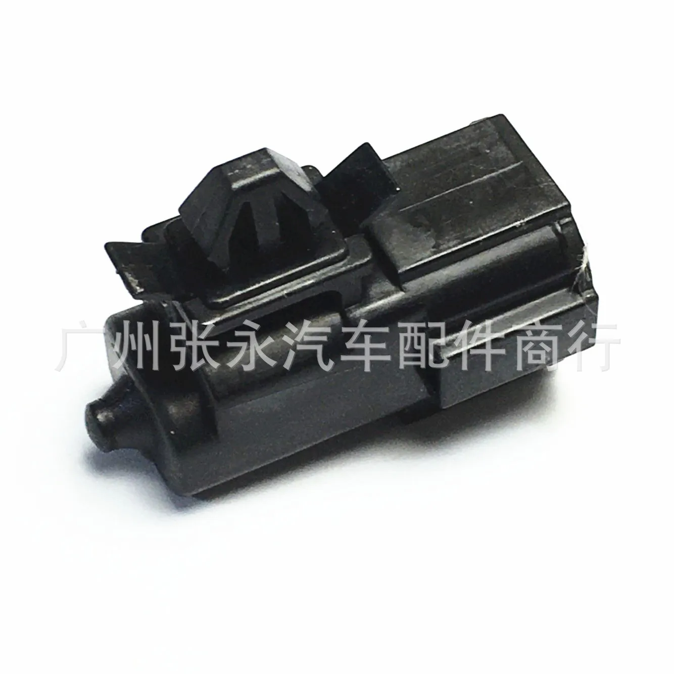 Suitable for Teana Xuanyi Qijun Qashqai sunshine outdoor temperature air conditioner pressure switch sensor 2 pins