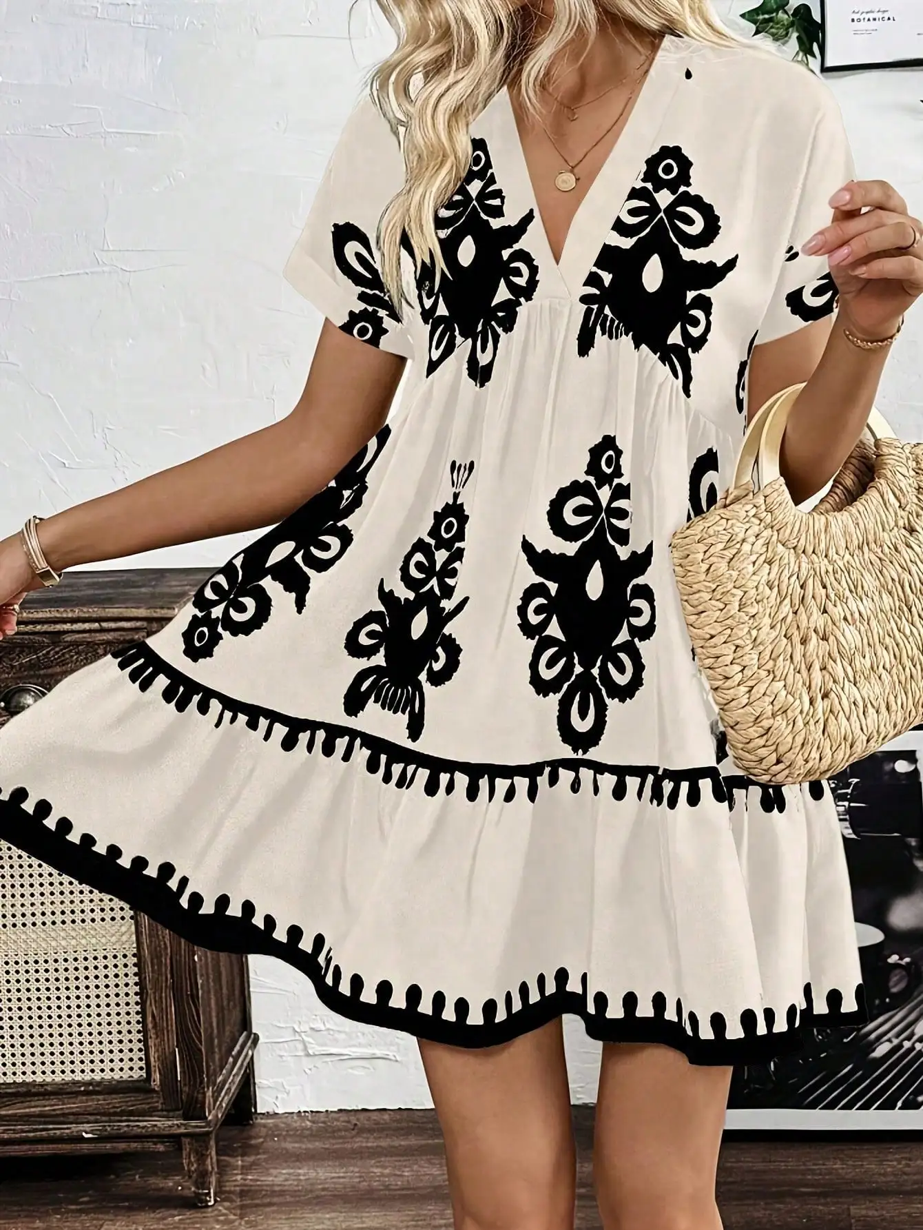 

Plus size, women's fashionable short-sleeved V-neck dress, retro ethnic style fashion women's dress - elastic