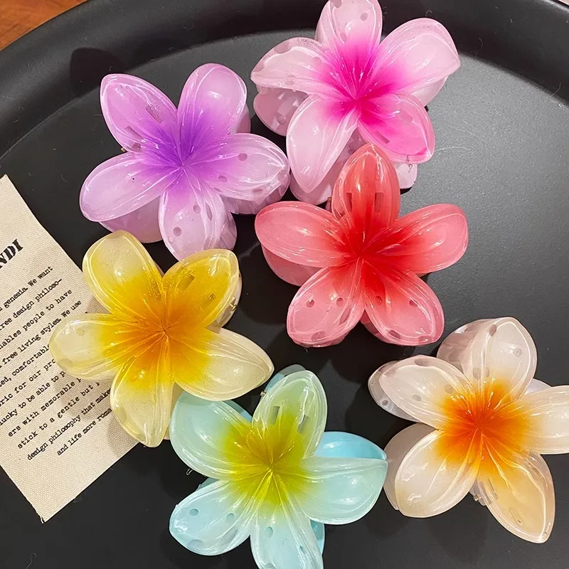 4-teiliges Farbverlaufsblumen-Haarschmuck-Set, Haarnadeln im Strands til, Blumen klauen clips, Sommerblumen-Haarnadeln im hawaiian ischen Stil