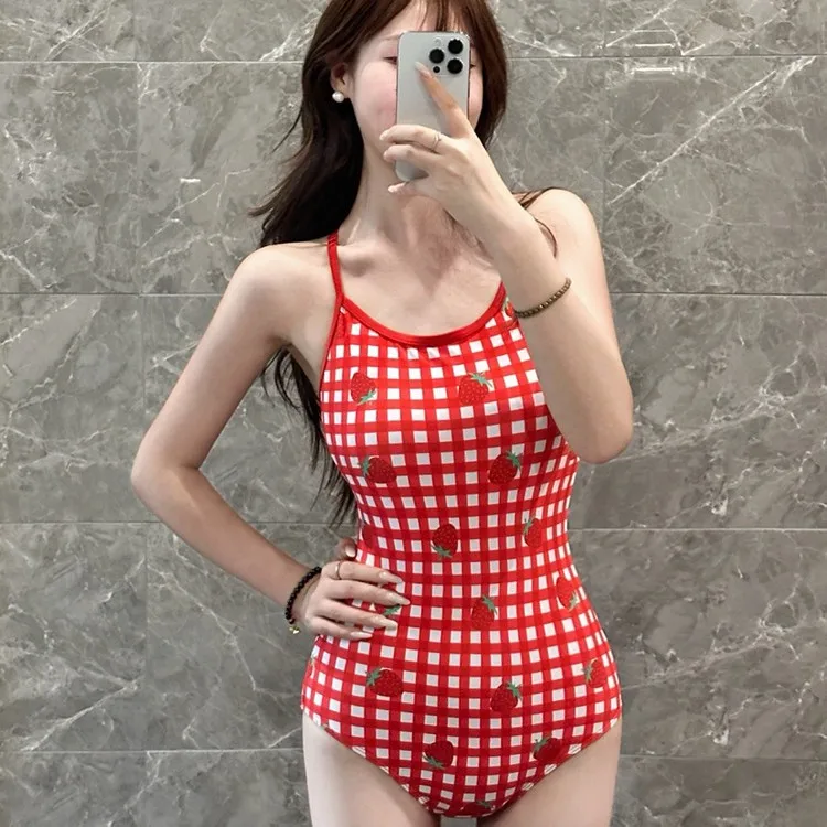 

2025 цельный купальник с клубничным принтом в клетку, женский сексуальный милый купальник с глубоким вырезом, элегантный пляжный и горячий весенний купальник