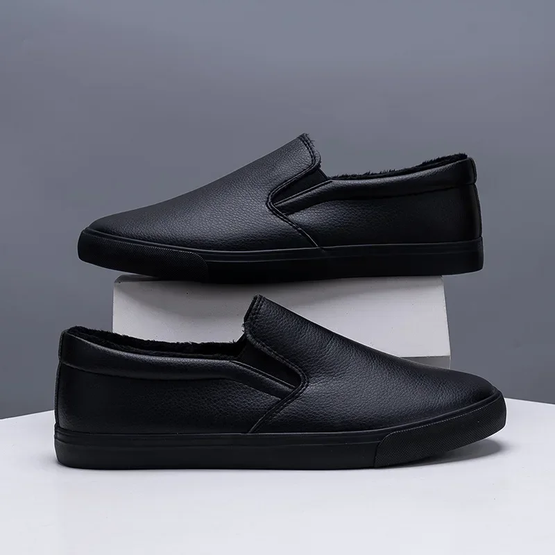 New 2024 Winter Shoes Men Loafers Soft All Black Shoes Warm Plush Flat Mens Casual Shoes Slip-on Male Footwear A4040