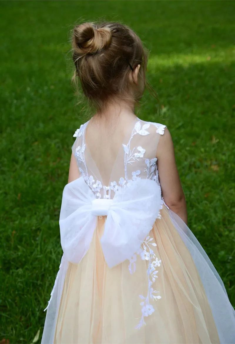 A-Line V Back Flower Girl Dresses With Bow Toddlers Appliqued Tulle Pageant Dress Kids Illusion Sheer First Communion Party Gown