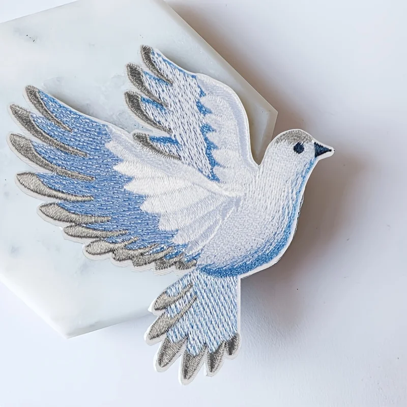 1 parche bordado con diseño de paloma en degradado azul y blanco, insignia termoadhesiva adecuada para chaquetas, gorras y sudaderas con capucha, un regalo creativo y significativo.