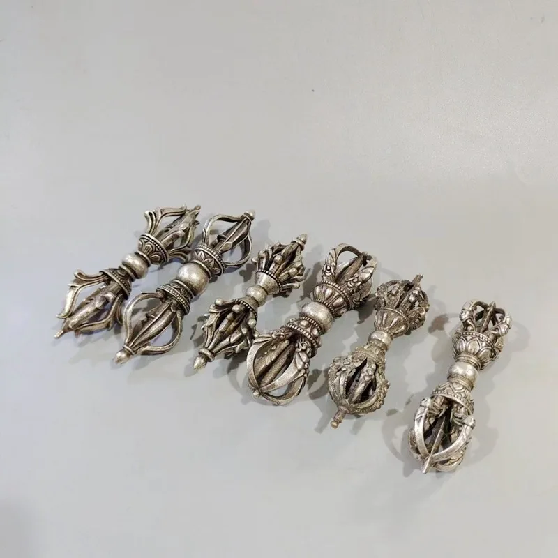 

Bronze Horse Head Mingwang Nine-strand Lotus Vajra Pestle Tantra Dharma Artifact randomly shipped