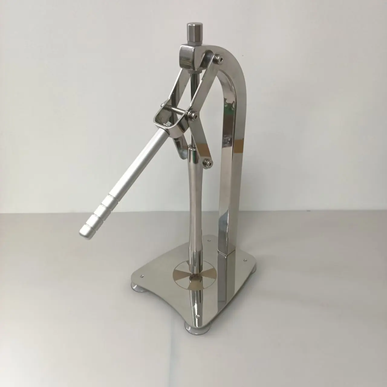 Hot Sale 304 Stainless Steel Orange Lemon Squeezer Home Gadget for Fruit &Vegetable for Citrus Fruits Wholesale
