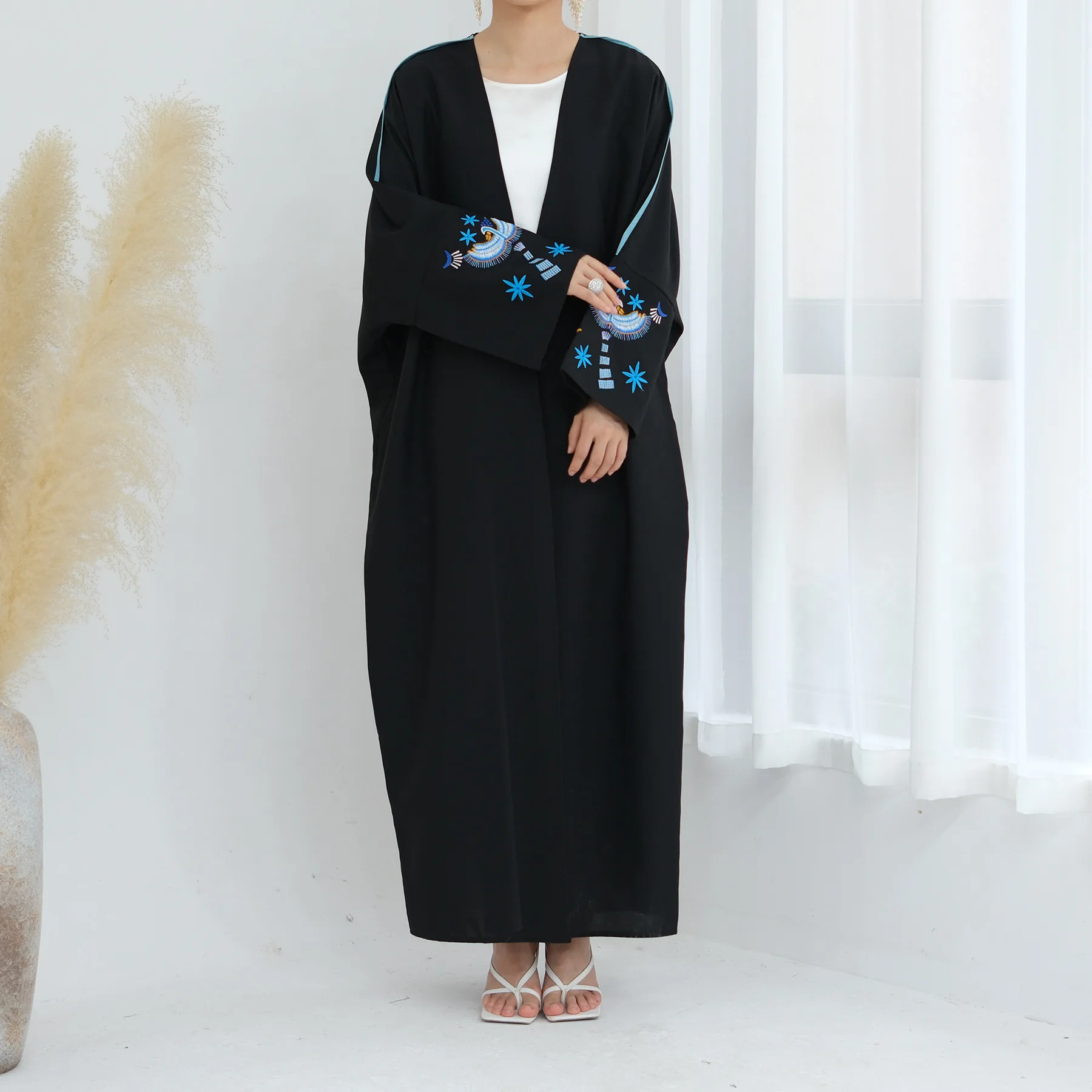 فساتين بنمط جديد للنساء عباية إسلامية بأكمام مطرزة + طقم حجاب ملابس إسلامية تقليدية فاخرة بدلة وشاح عباية مفتوحة