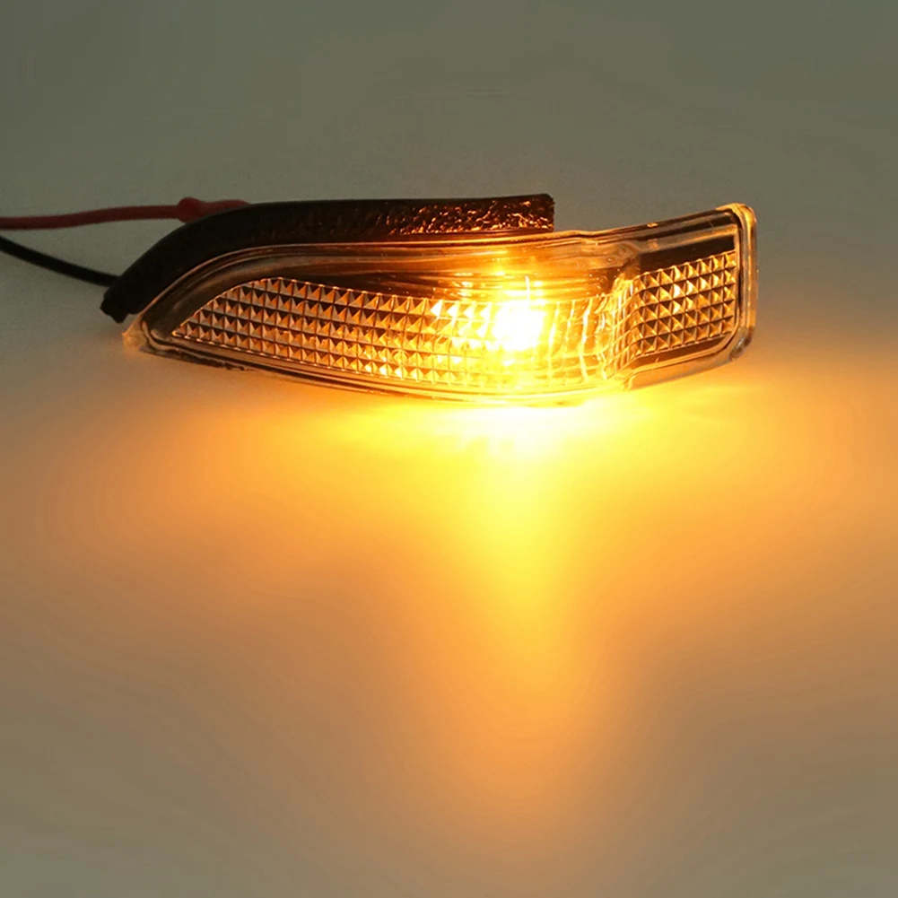 2PCS Rear Mirror Turn Signal Light for Toyota Corolla Camry Yaris Main in Car Light