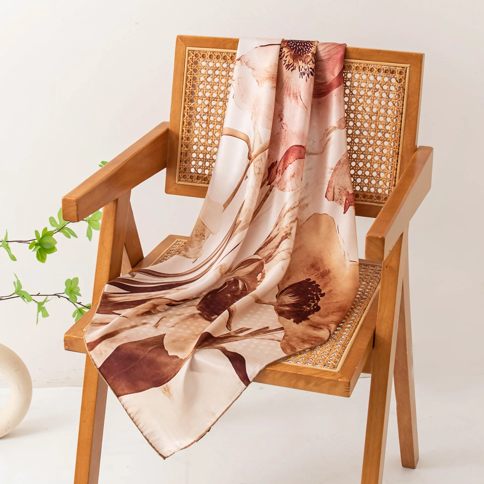 Spring handmade roll silk women's fashion temperament versatile send mother sunscreen travel scarf neck scarf