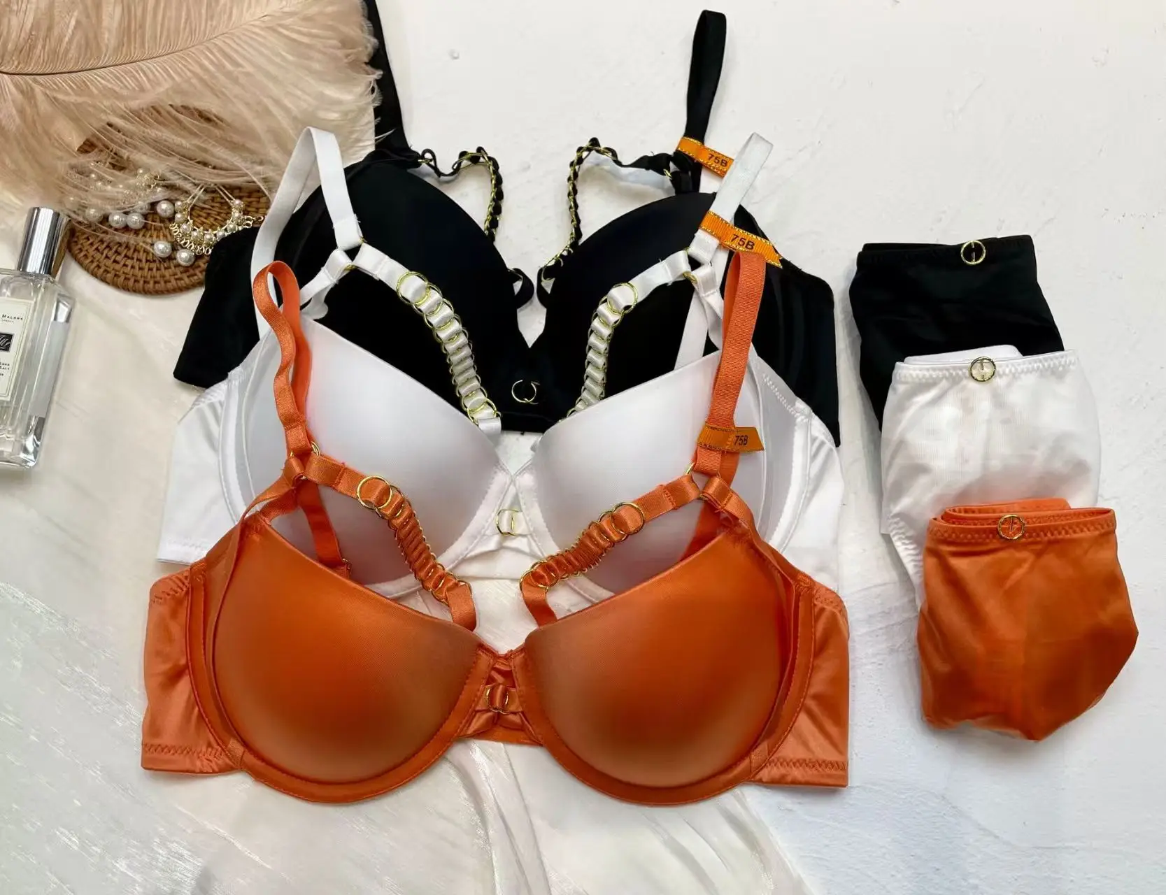 

Sexy Satin Soft Light Fabric Lingerie Metal Buckle Binding Anti-Sagging Bra Samll Breast Gathering Bra Set