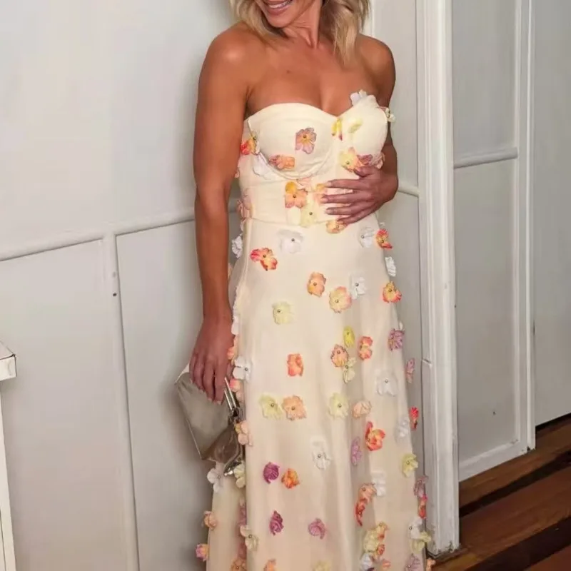 Elegancka długa sukienka bez ramiączek YFPF, dekolt typu slash neck, kwiaty 3D, bez rękawów, fason A, nowa kolekcja odzieżowa 2025.