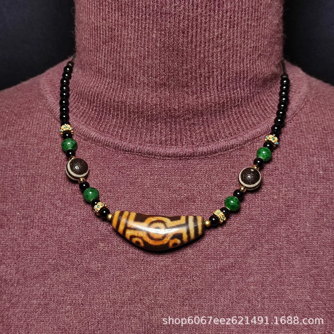 

Tibet 7-eye totem cinnabar red ox horn type old agate Tianzhu Dzi 3-line Tianyan Tianzhu S925 inlaid accessory series