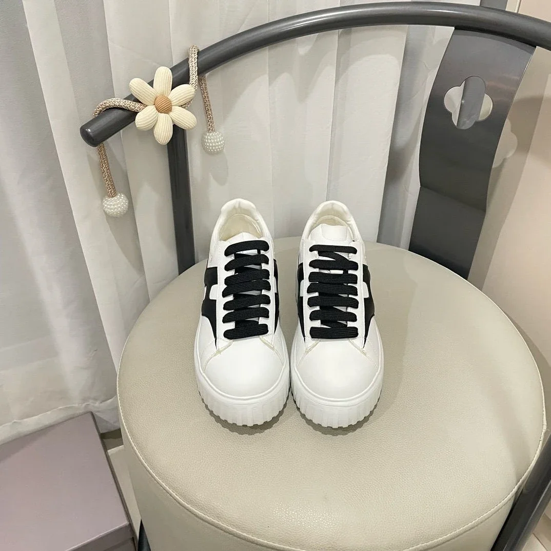 

2025 Fall Fashion White Platform Loafers Leather Sneakers with Height Increasing Design for Casual Sports