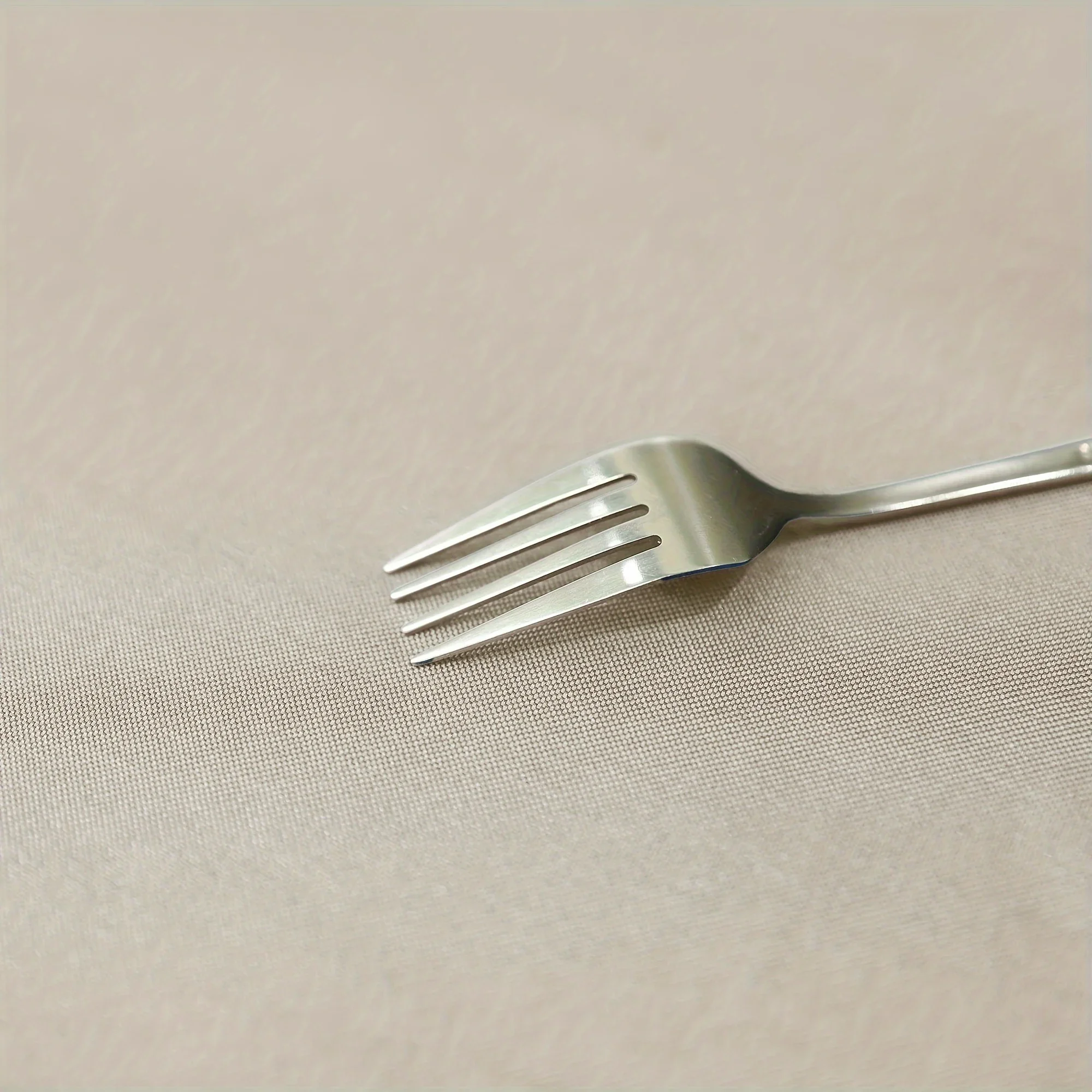 1 piece of pure polyester solid-color tablecloth, cotton and linen pattern plain and simple modern table coverxzj