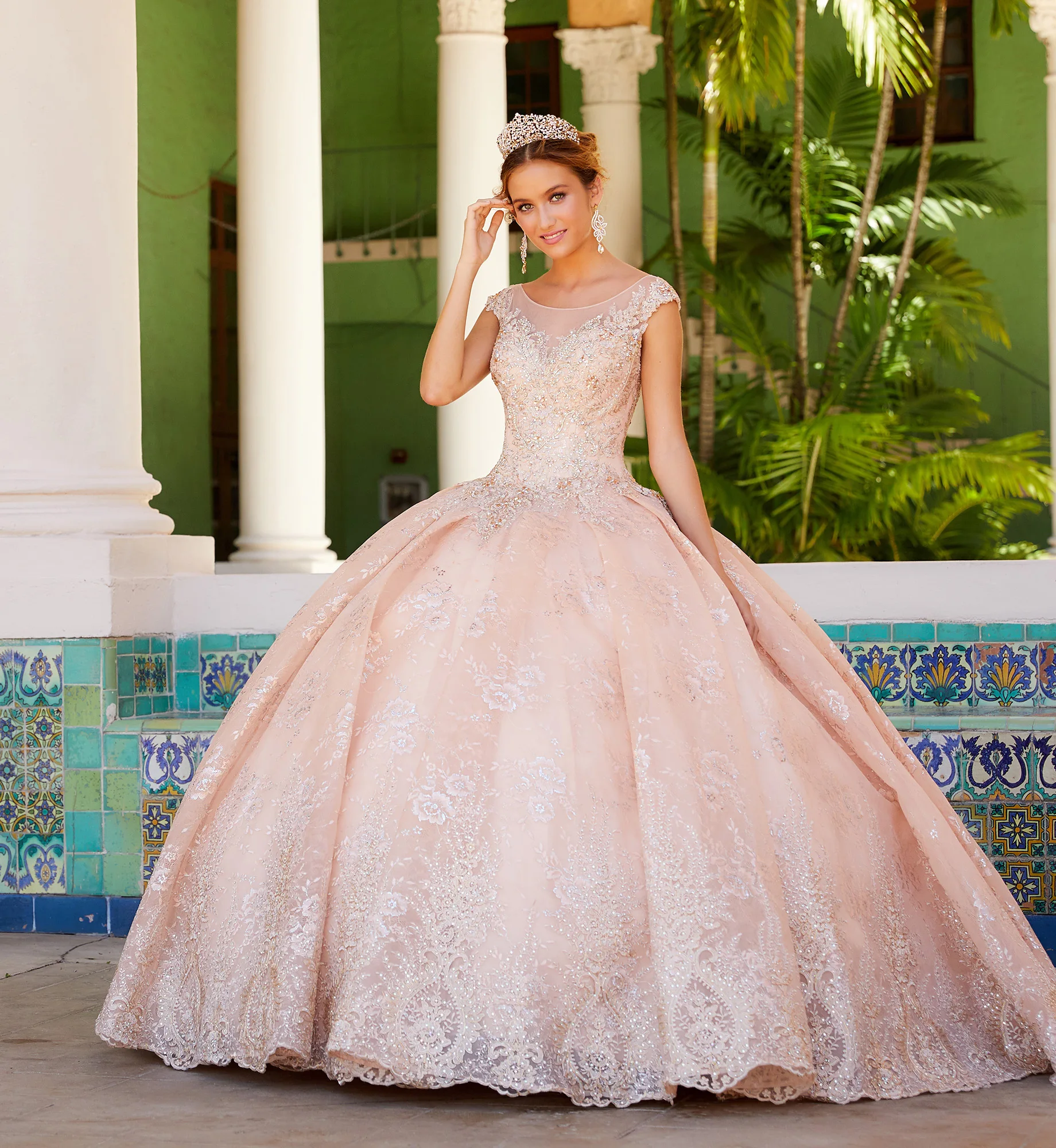 

Pink Charro Quinceanera Dresses Ball Gown Cap Sleeves Appliques Lace Beaded Puffy Mexican Sweet 16 Dresses 15 Anos