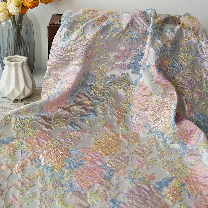 

Ткань 1М Ретро 3D с тисненым цветочным узором, золотисто-серебристый шелковый жаккард, окрашенная в массе, для шитья своими руками: чонсамов, ханьфу, платьев, пальто, костюмов, сумок