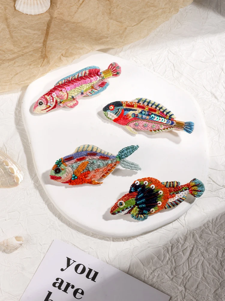 

Handmade Embroidery DIY Material Bag, Dopamine Fish Brooch, Four-piece Set, Variable Hairpin, Gift for Friends and Girlfriends.