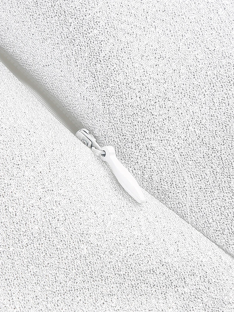 VC グラマラス ホワイト ストラップレス ミニ ドレス、輝く蝶のディテール付き、ガラ イベント用