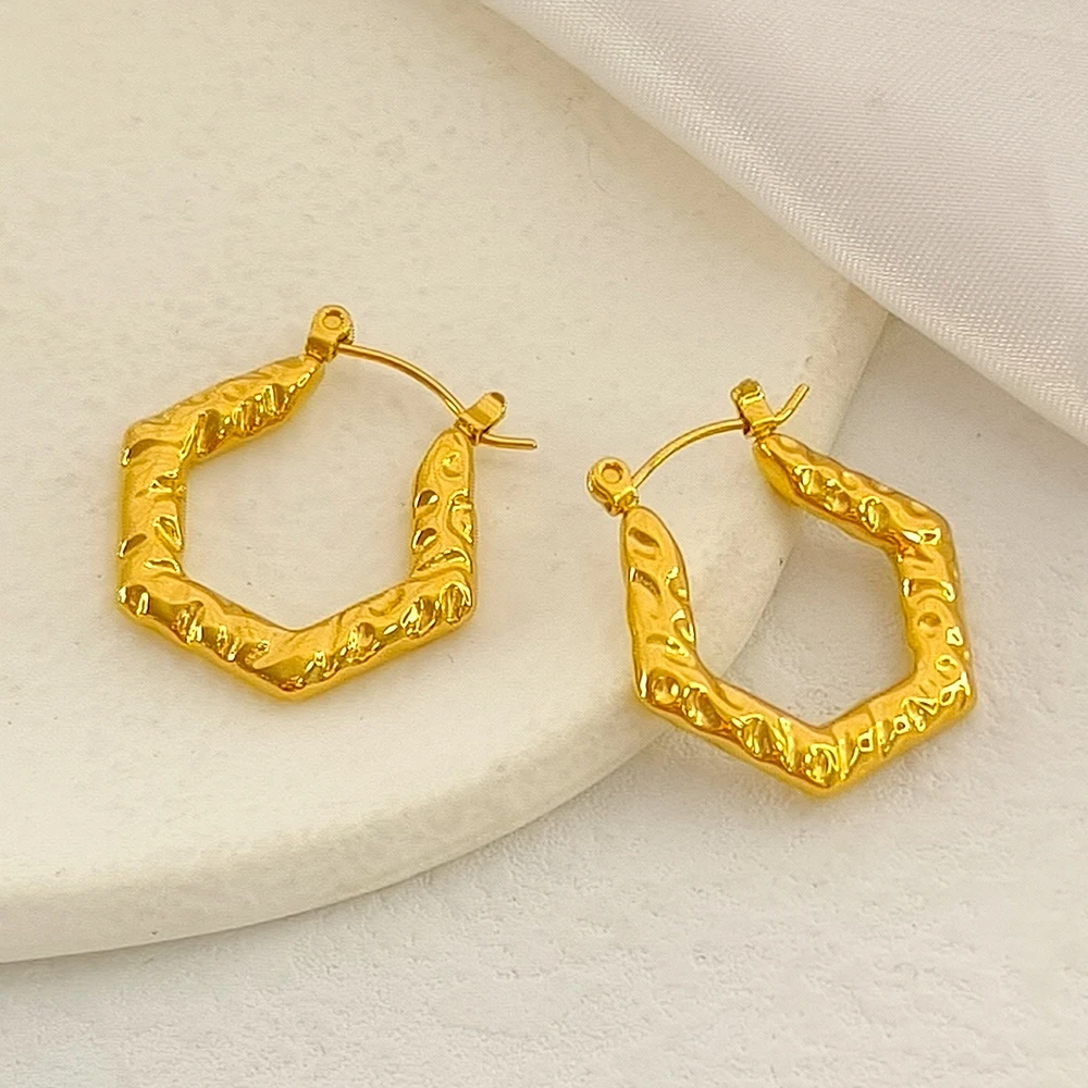 Hot Selling Swirl Hoop Earrings Stainless Steel Gold Plated Hypoallergenic Dainty Hoop Pentagon Earrings Jewelry For Women Gifts