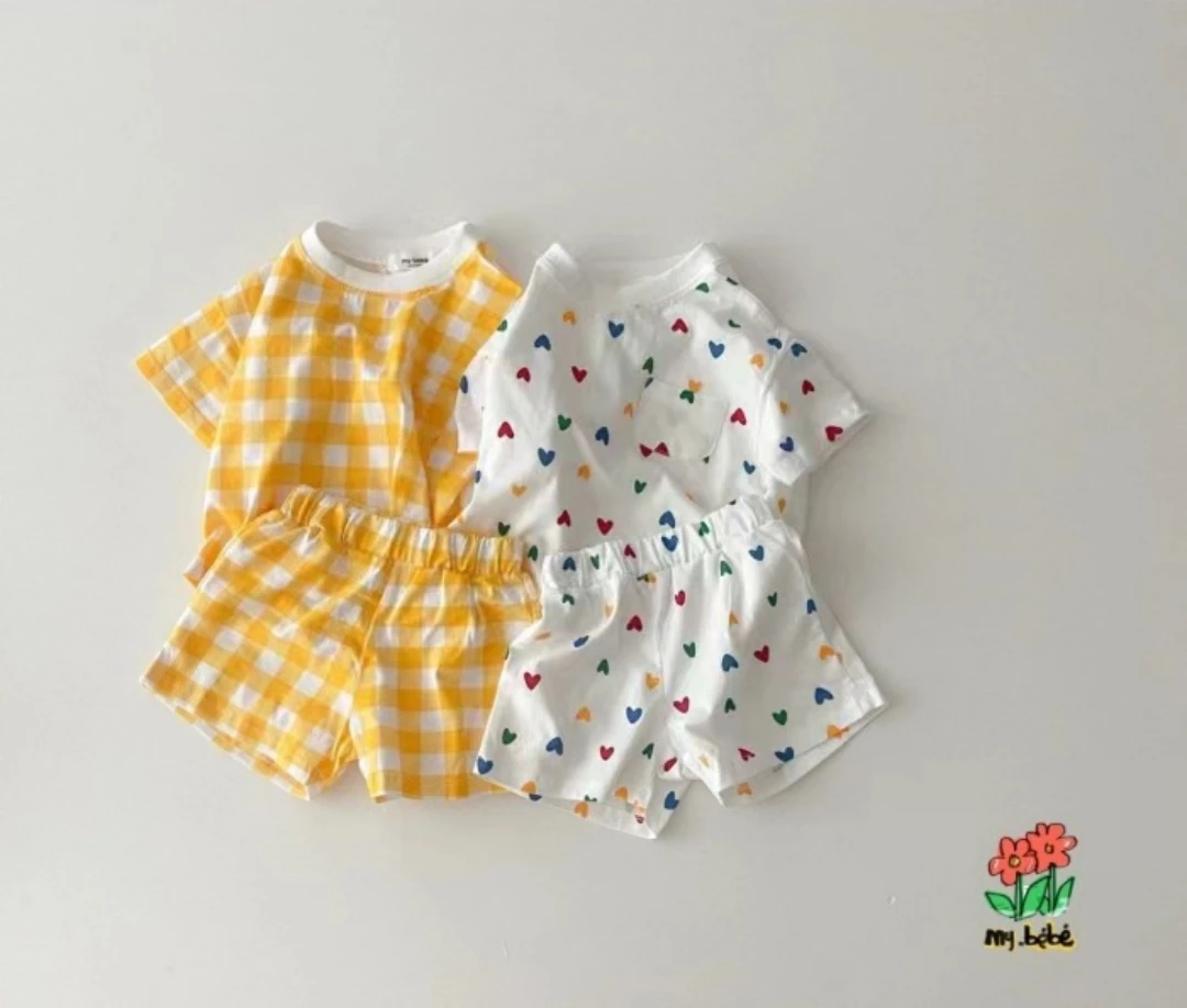 Infant and toddler refreshing and comfortable short sleeved set Instagram style summer love casual T-shirt shorts two-piece set