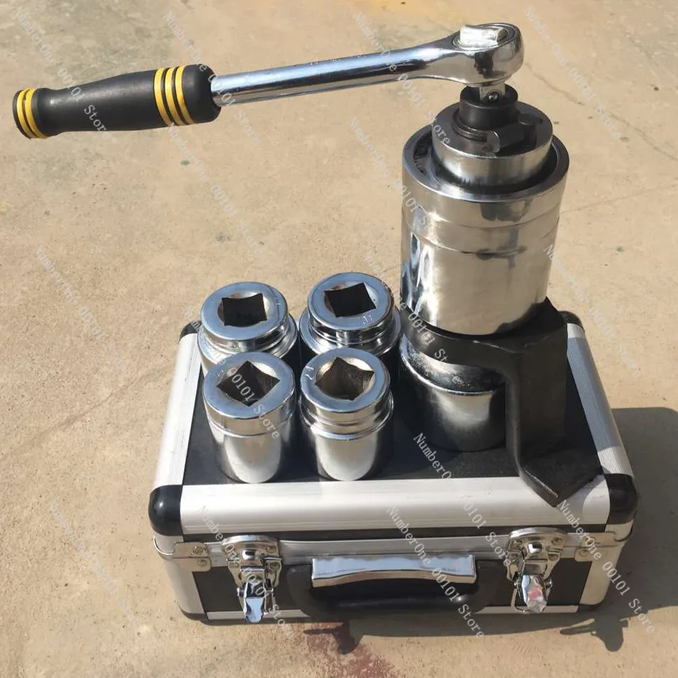 High-power hydraulic torque multiplier wrench - torque amplifier for mechanical bolt tightening