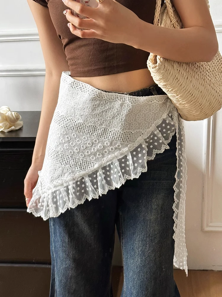 1 Piece of White Lace Triangular Headscarf, Women's Exquisite Embroidery, Cotton Toe Cover, Fart Curtain, Seaside New Style