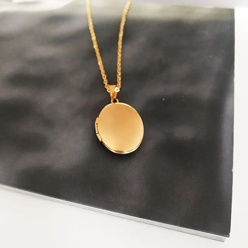 1pc Cute Tiny Plain Oval Shell Photo Frame Pendant Stainless Steel Charms Locket Necklaces Women Men Fashion Memorial Jewelry