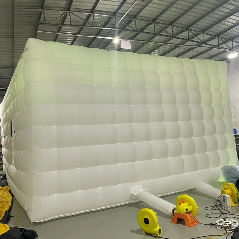 Inflatable สีขาวขนาดใหญ่ Cube เต็นท์ไฟ LED Inflatable เต็นท์สแควร์สําหรับงานแต่งงานไนท์คลับยักษ์กลางแจ้งแบบพกพา House