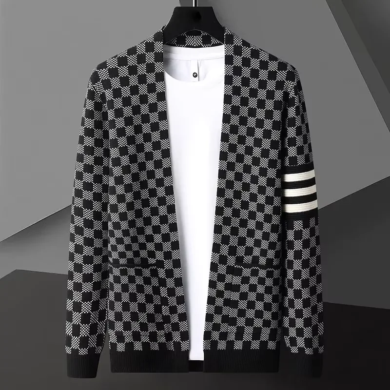 Luxury brand long sleeved men's knitted sweater autumn and winter Cardigan new fashion plaid printing Korean version design coat