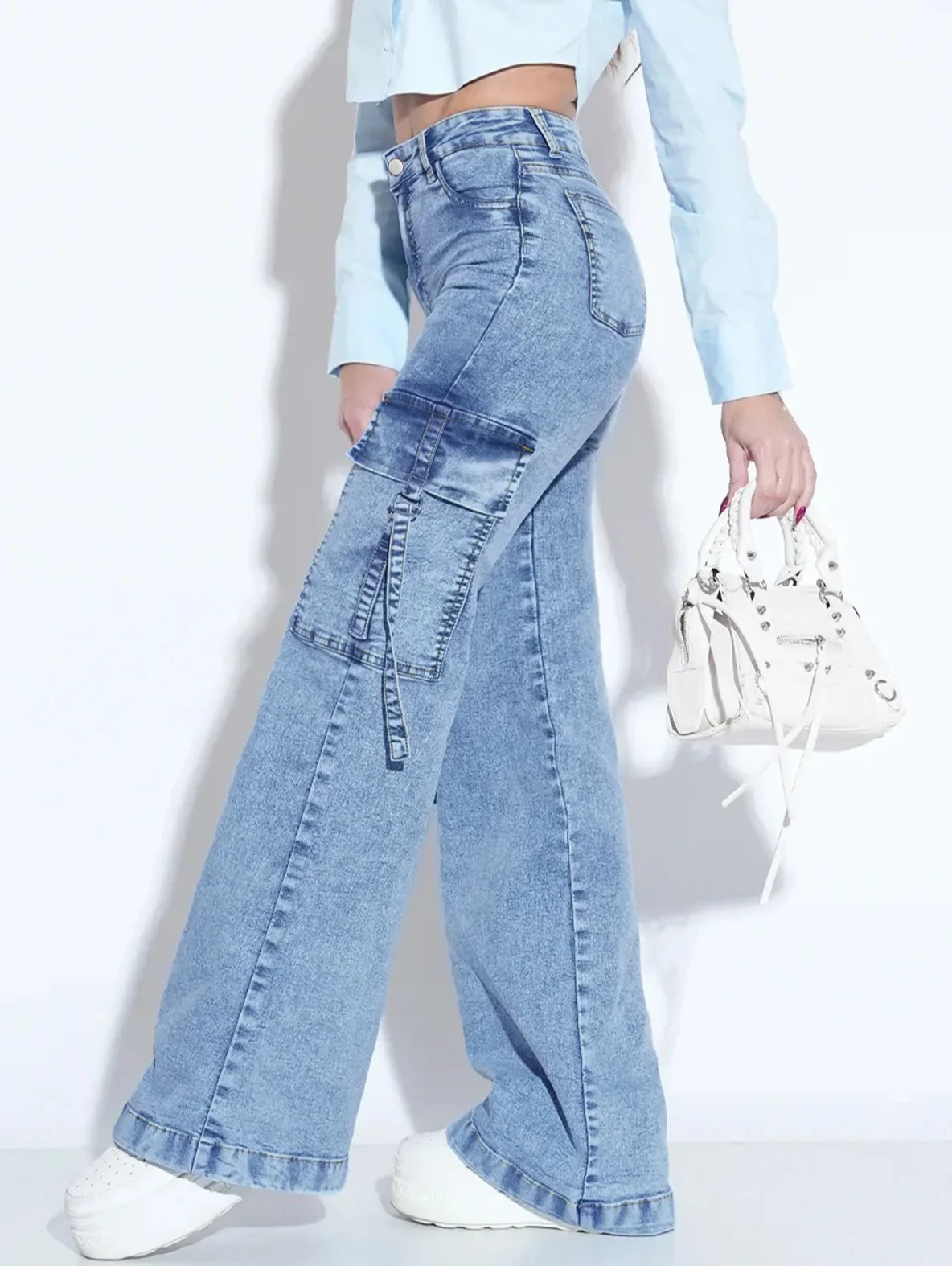 Women's Washed Utility Jeans with Multiple Pockets  Stylish and Practical Denim Pants