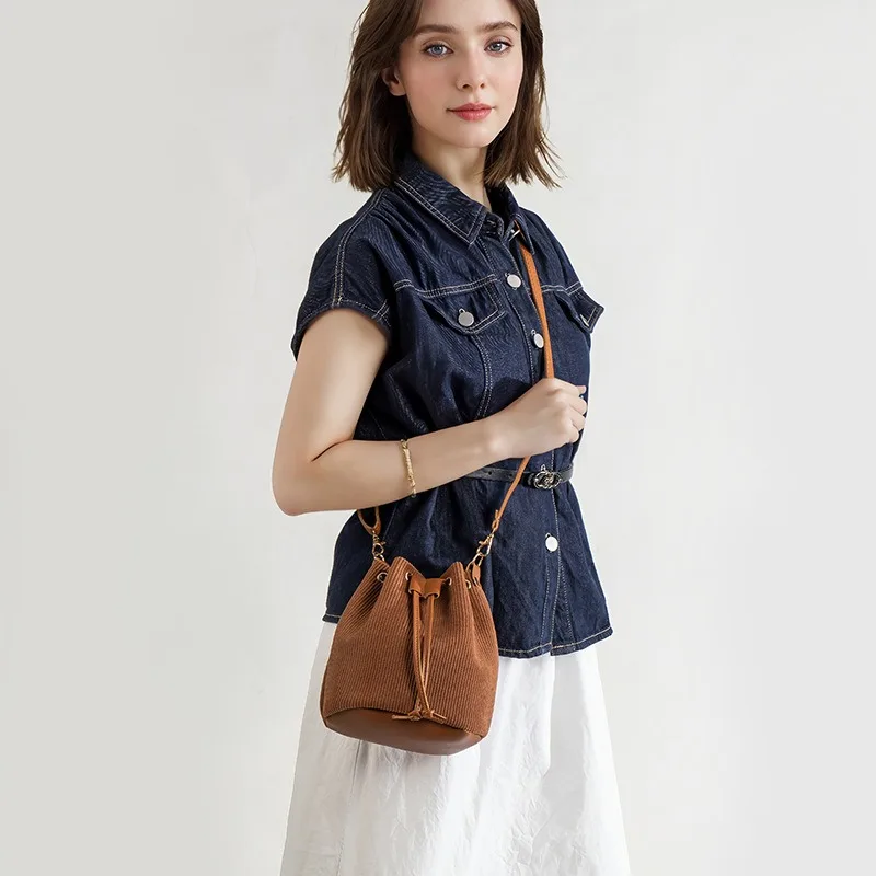 Velvet Crossbody Bag Delicate Messenger Bag Drawstring Bucket Bag Soft Commute Handbag For Commuting Leisure Handheld