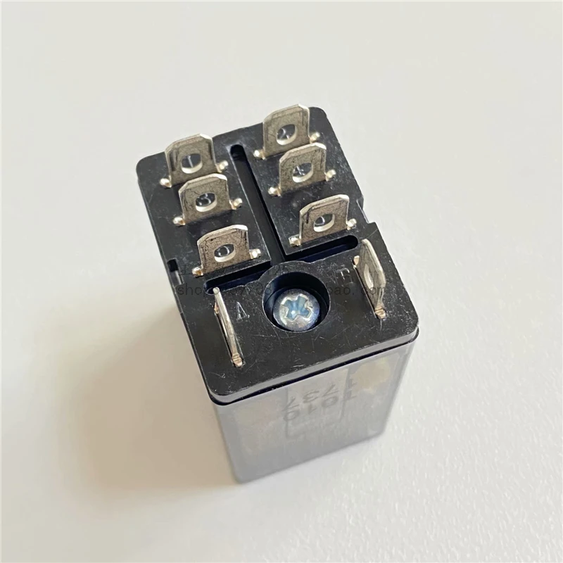 K10P-11A15-24 |   4-1393144-1 TE تتابع سكين مزدوج رمي مزدوج 15A 24V تايكو أصلي