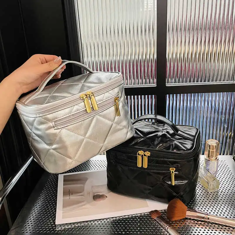 

‌2025 Summer Korean Minimalist Travel Waterproof Makeup Bag Portable Large Capacity Toiletry Organizer
