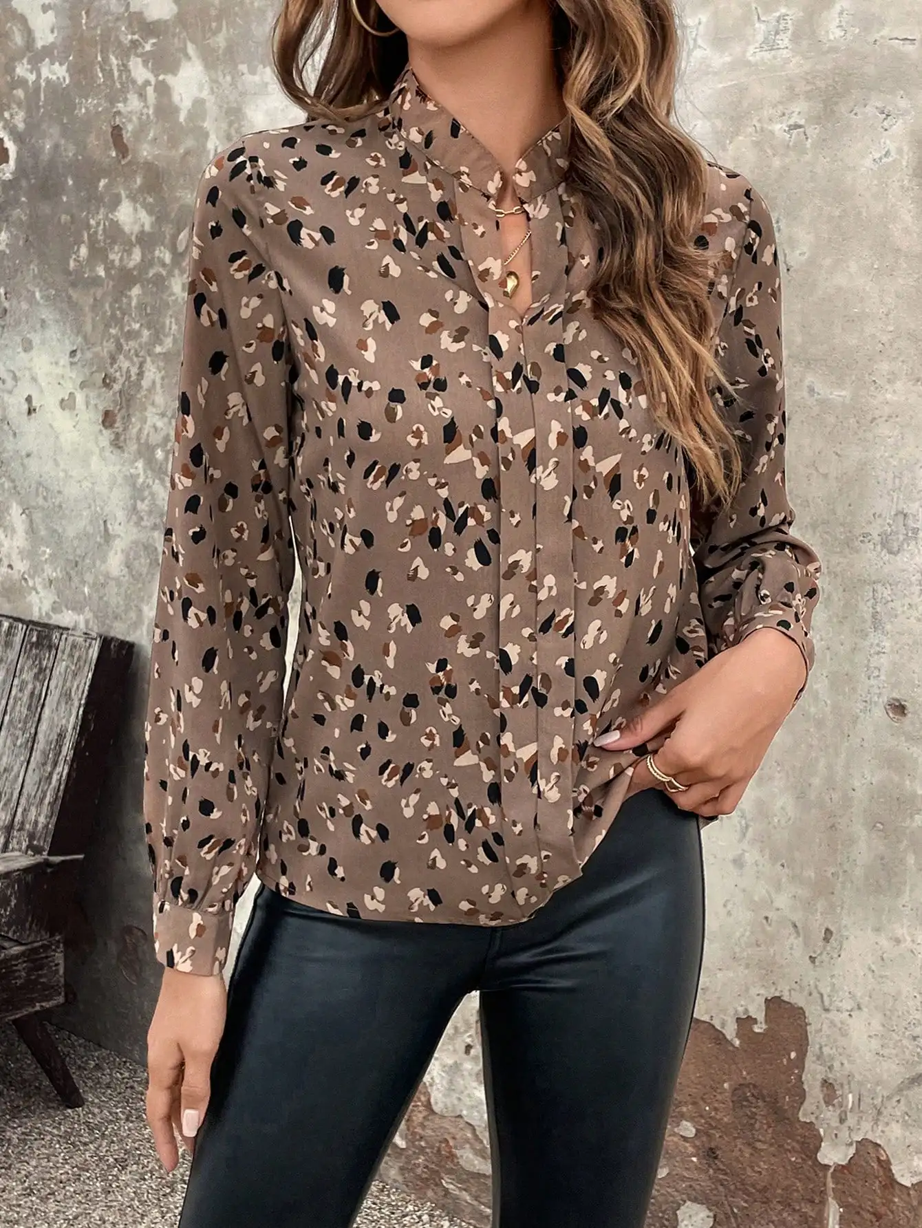 Casual elegant commuting loose V stand collar leopard print fabric cuff open sleeve fork multi-color autumn/winter women\'s shirt