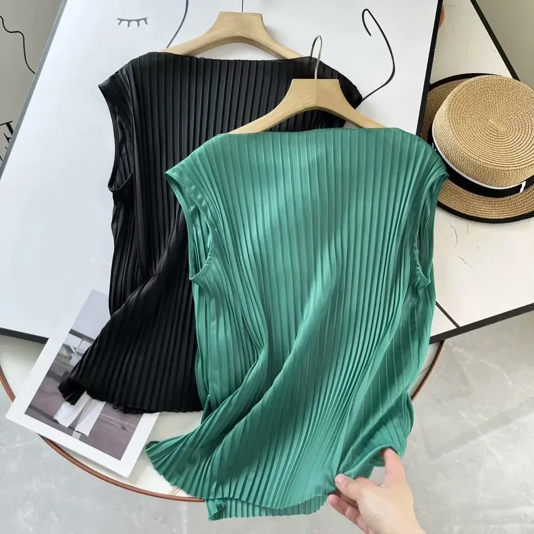 

Women's 2023 Sweet Fashion Two-color Joker Short Vest Top Retro Square Collar Sleeveless Vest Chic Top