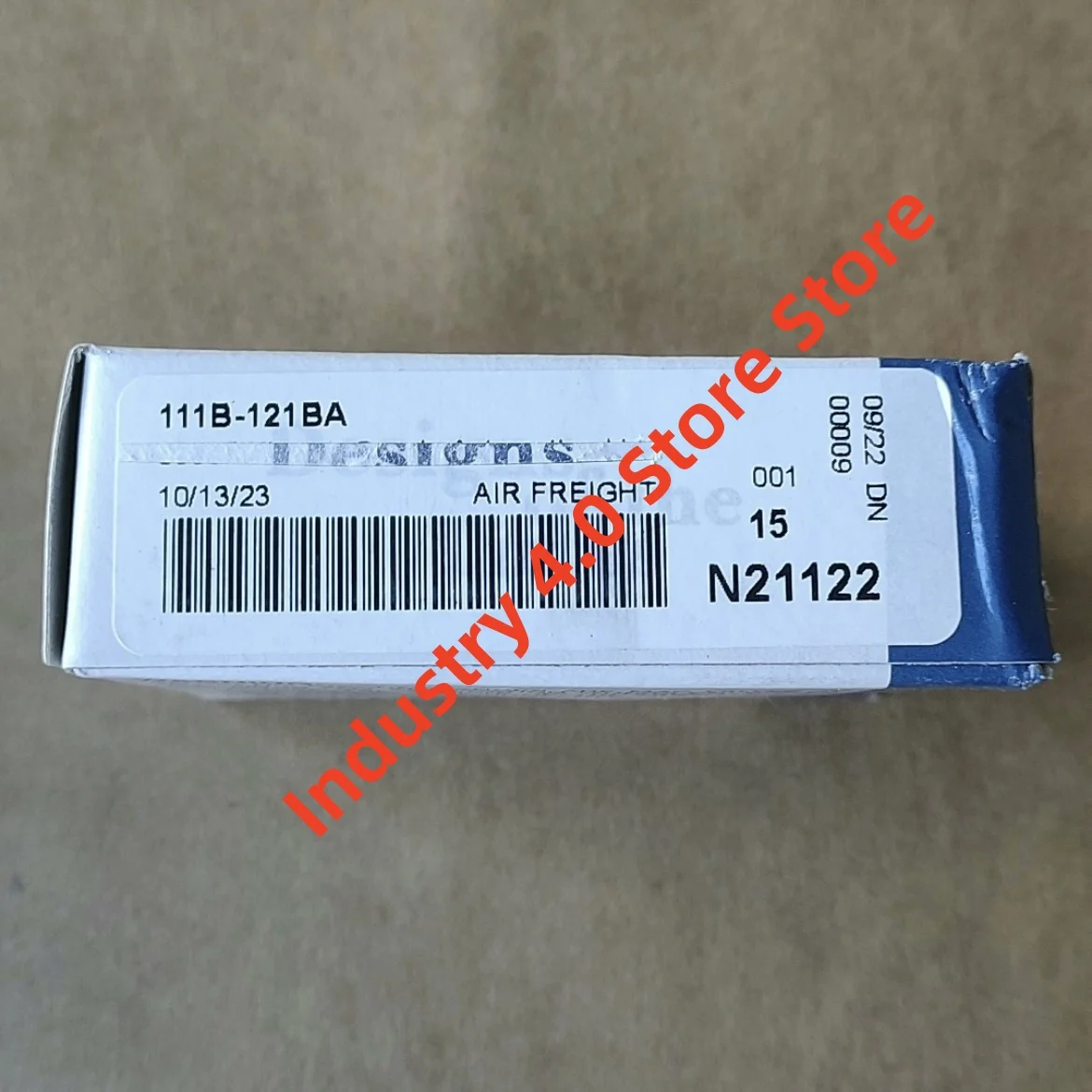 

111B-121BAAA 111B-121CAAA solenoid valve new in box