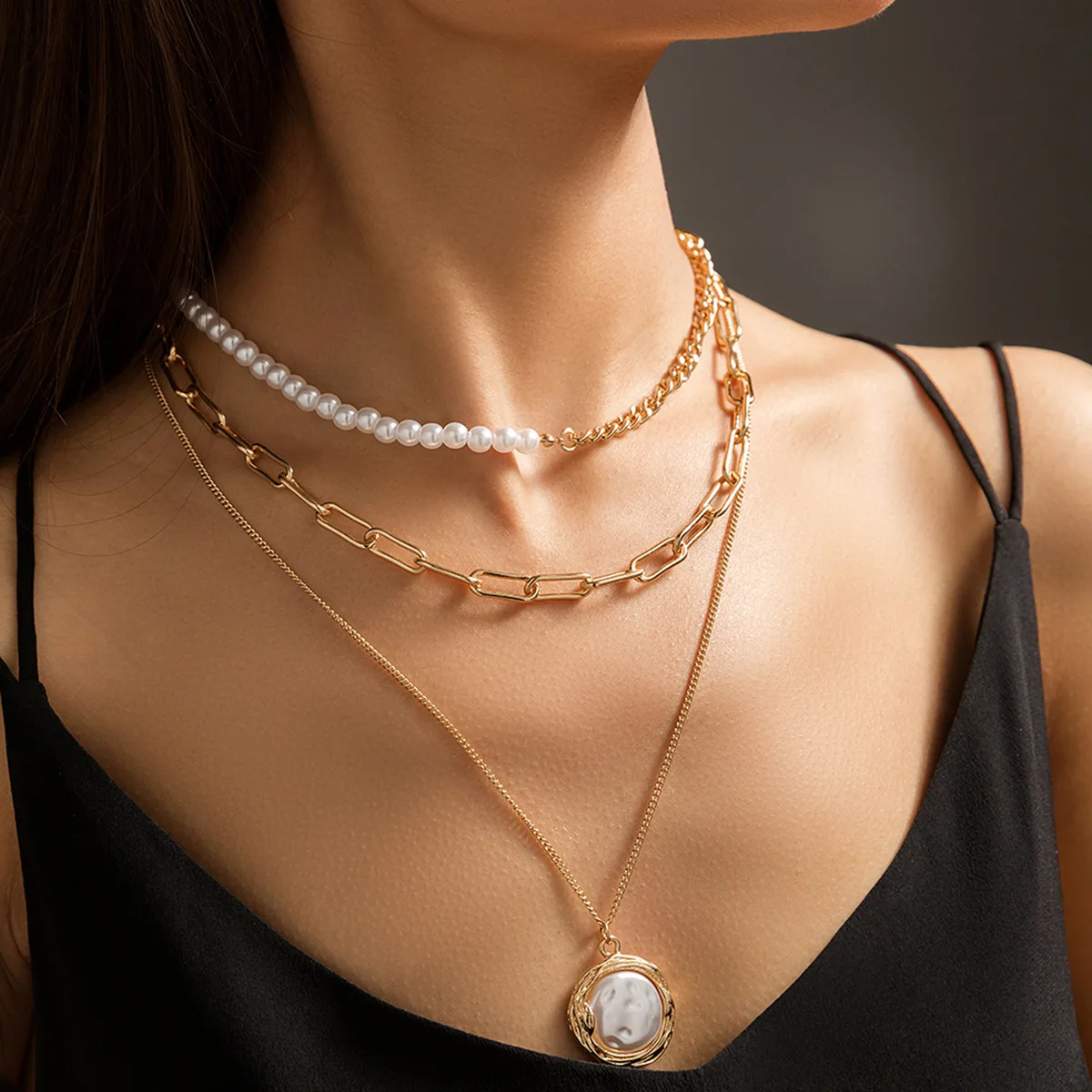 Simple Retro Pure White Pearls Multi-layered Necklace Personality Joker Metal Geometric Necklace Clavicle Chain Good Quality