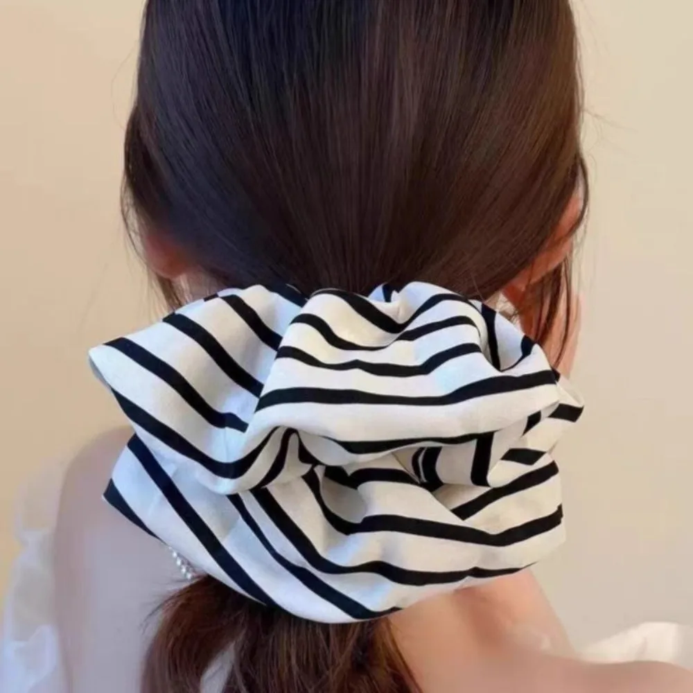 1/2pcs Striped Oversized Scrunchie Minimalist Chic Fashion Style Perfect Daily Hairstyling Trendy Hair Accessory Effortlessly