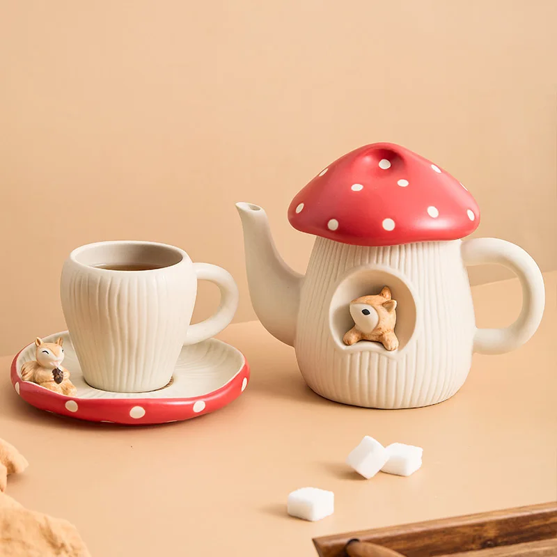 set-da-te-e-caffe-con-funghi-premium-dei-cartoni-animati-simpatico-bollitore-in-ceramica-tazze-altamente-estetiche-per-l'uso-quotidiano-delle-donne