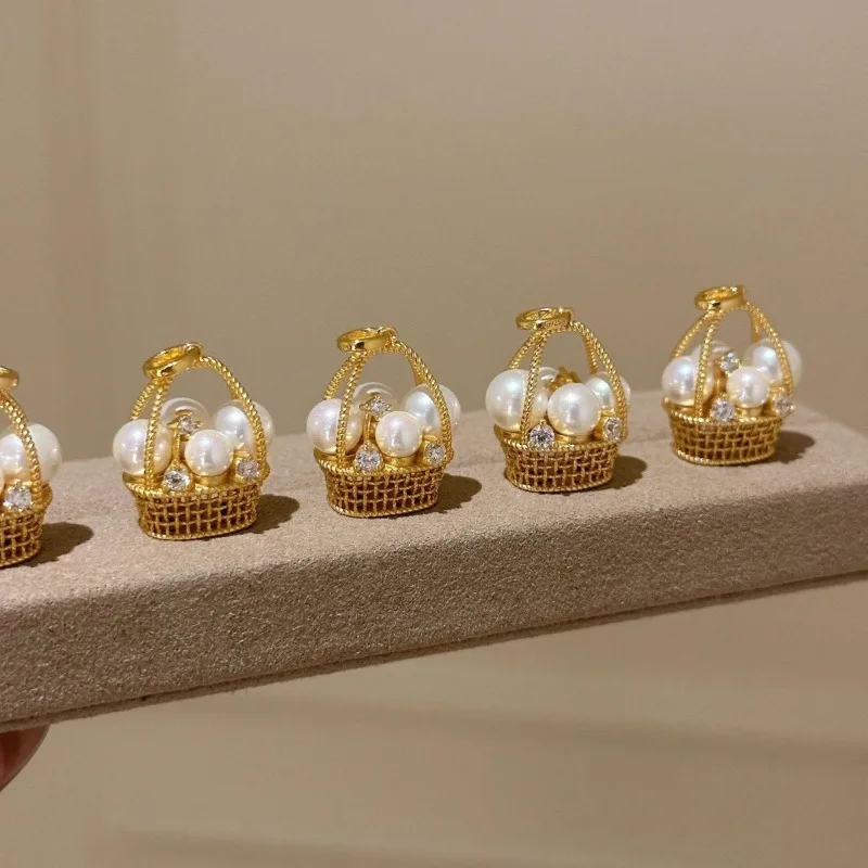 

Xiaohongshu Same Pearl Flower Basket Hollow Necklace Niche Versatile Jewelry Exquisite Small High-end Temperament Jewelry