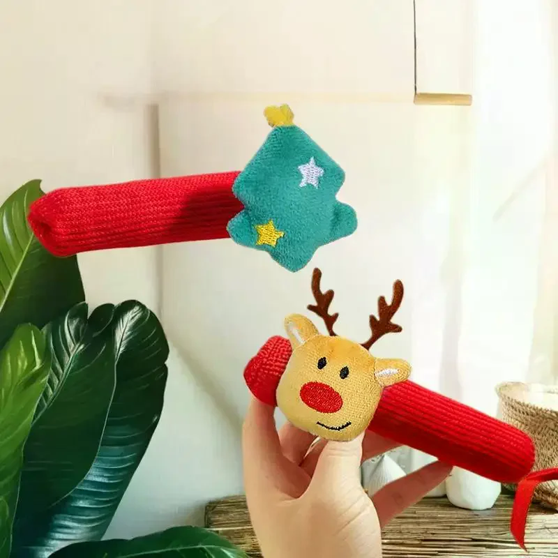 

Праздничное украшение для дверной ручки Санта-Клауса с белым нечетким лицом, красная шляпа, мягкая тканевая рождественская дверная ручка, чехол