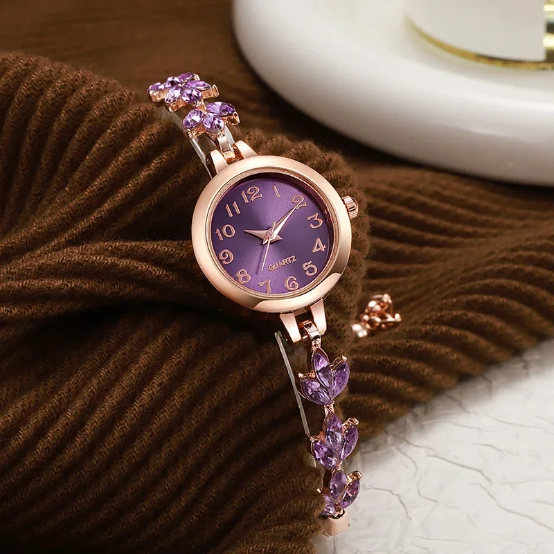 

Fashion temperament watch, female trend temperament style, clover bracelet, women's watch, diamond inlaid watch