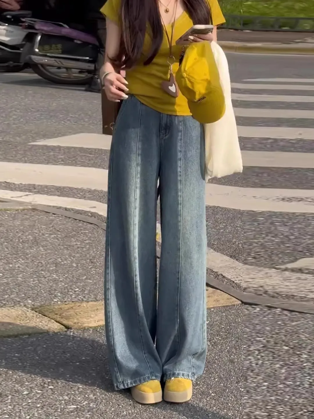 

American Retro Wide Leg Jeans Women's Spring 2026 New High Waist Loose Fashion Slimming Small Size Straight Leg Pants