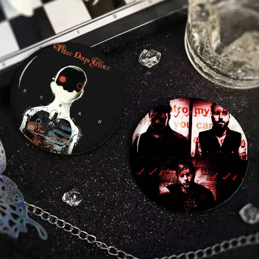 T-Three Days Grace Band دبوس زر ناعم مشرق مطبوعة أيقونة هدية للأصدقاء شارة طوق بروش التلبيب دبوس معدني #4