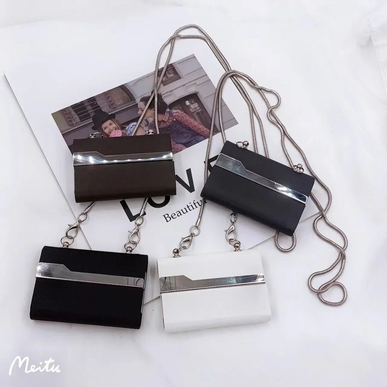 Mini Crossbody Metal Silver Edge Card Bag for Women Fashion Metal Chain Small Square Bag Designer Shoulder Bag Accessories